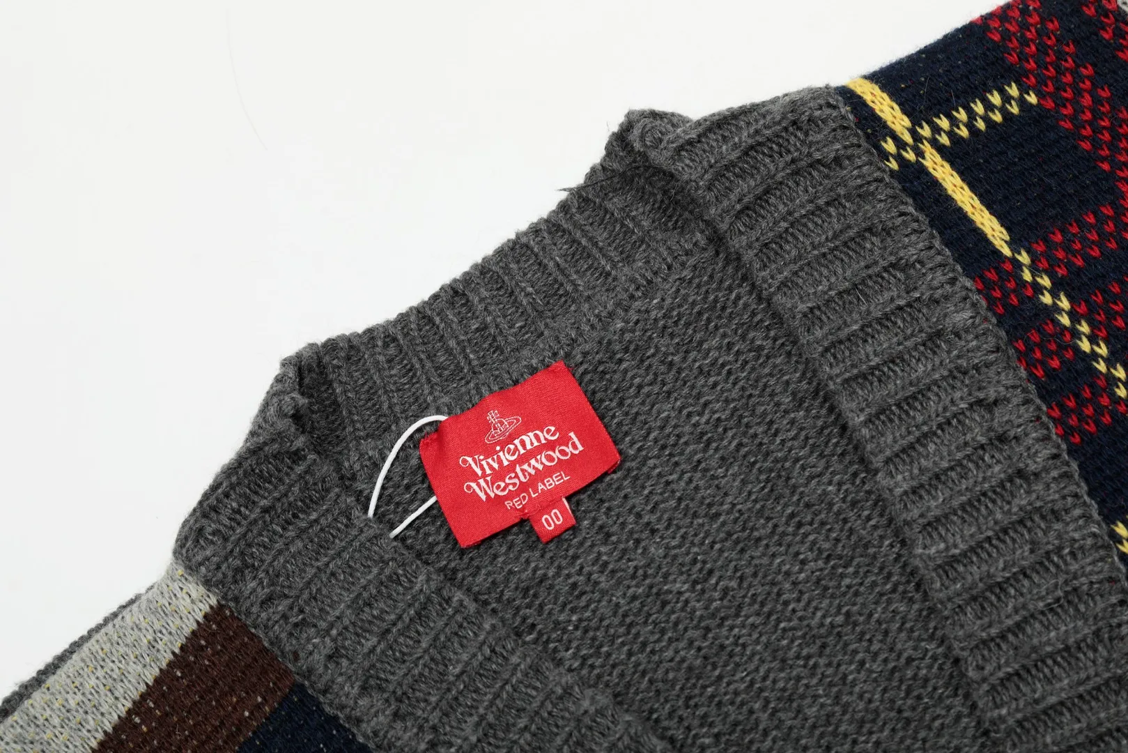Vivi132 vivienne west wood 24th autumn and winter red label show heavy industry splicing pattern cardigan full of design sense Queen Mother of the West Vivienne heavy industry show limited cardigan knitted sweater wool 2024 autumn latest style Size: S -M- L Color: uniform color